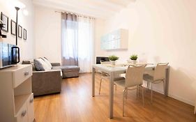 Leoncino Apartment